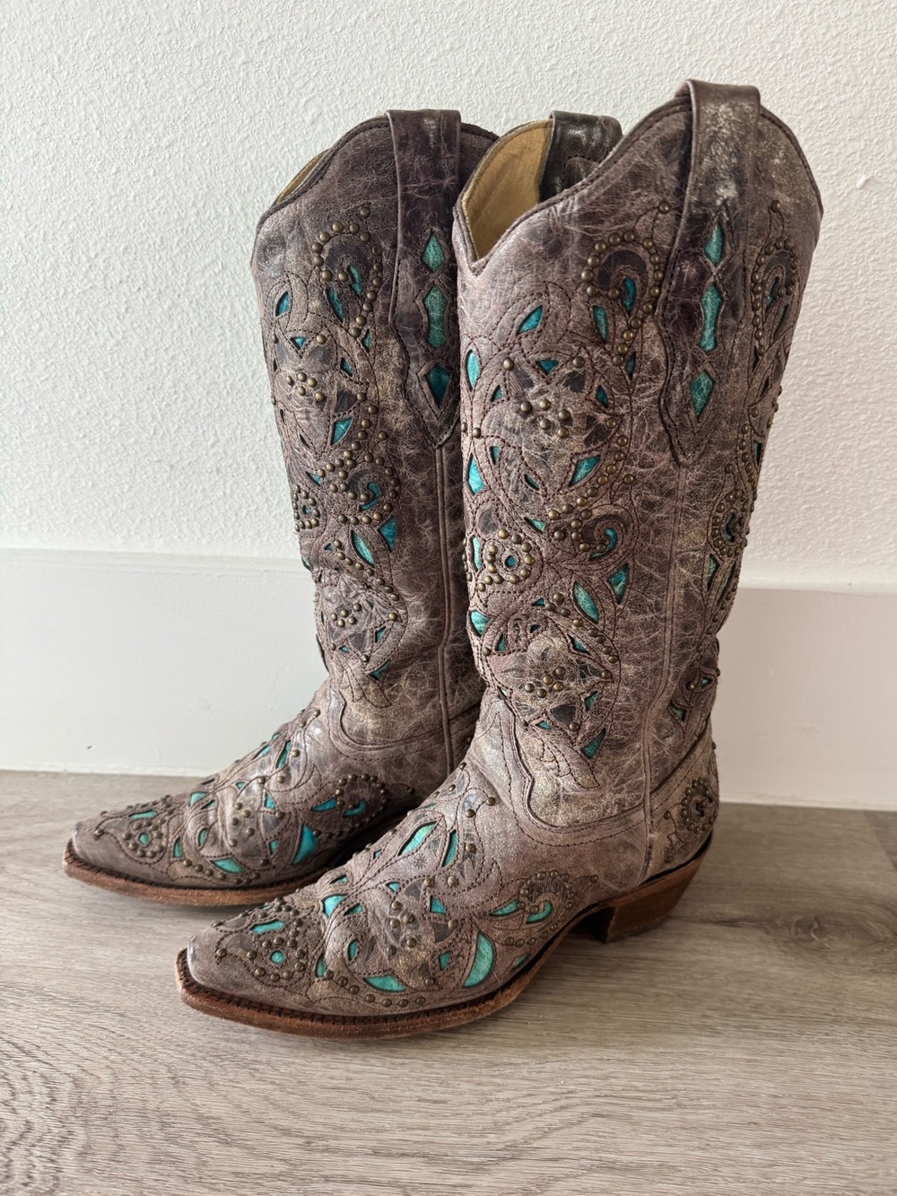 Corral Turquoise Inlay Studded Western Boots | Women’s 6